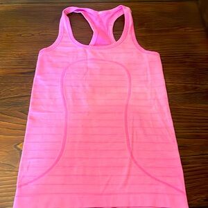 Lululemon pink tank size 4